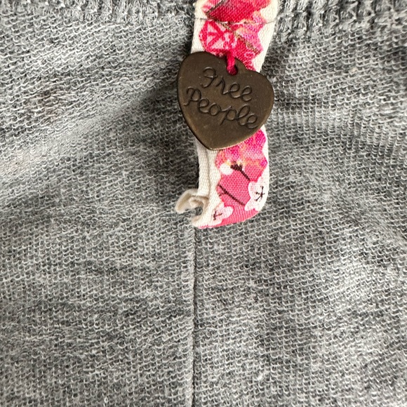 Free People Gray Button Front Knit Top – Size Large - Picture 14 of 14